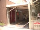 駒込駅南口を出て左側に進みます。