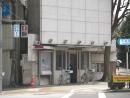 上富士前交番に着いたら、右側の信号を渡り、「ほっともっと」を左手に見ながら不忍通りを直進します。