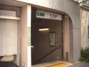 千石駅A1出口を出て、右横の一本道を進みます。